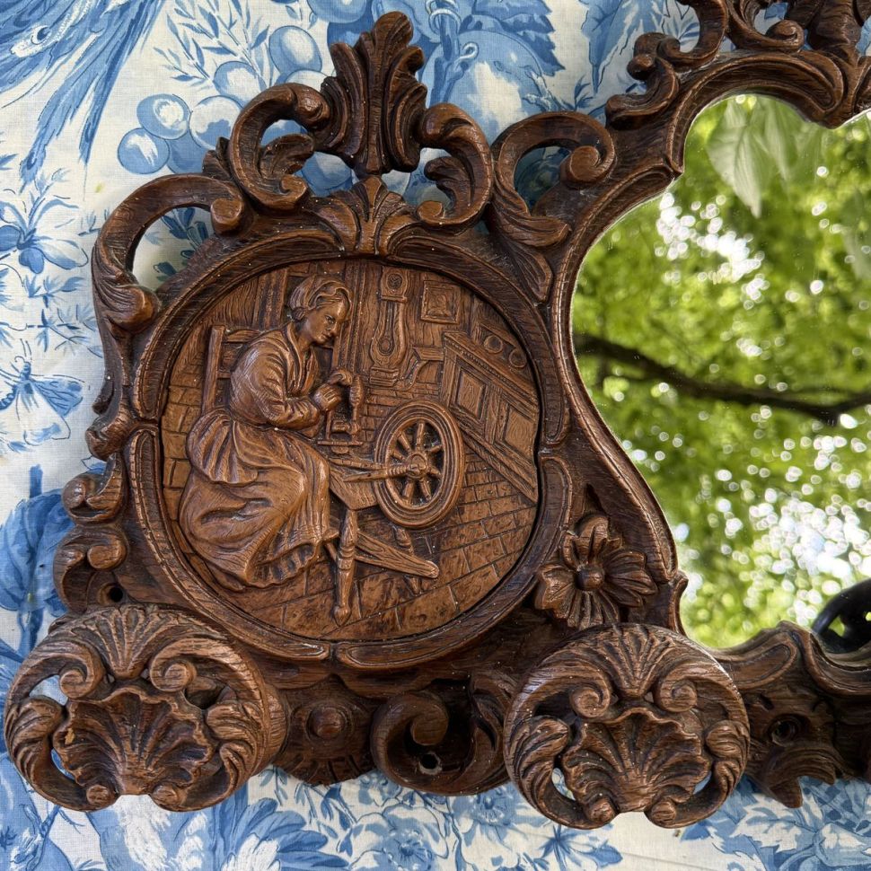 Вешалка с зеркалом настенная 56х37 см 