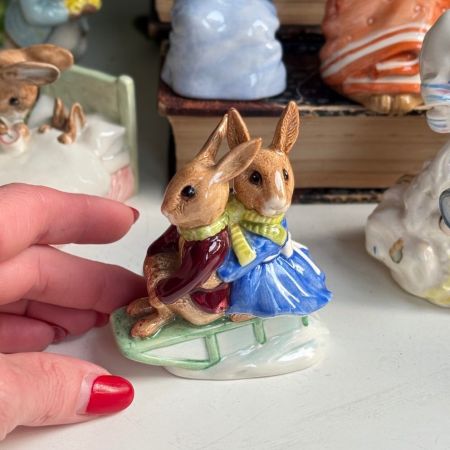 Статуэтка Billie & Buntle Bunnykins Sleigh Ride Royal Doulton Англия 1972 г 