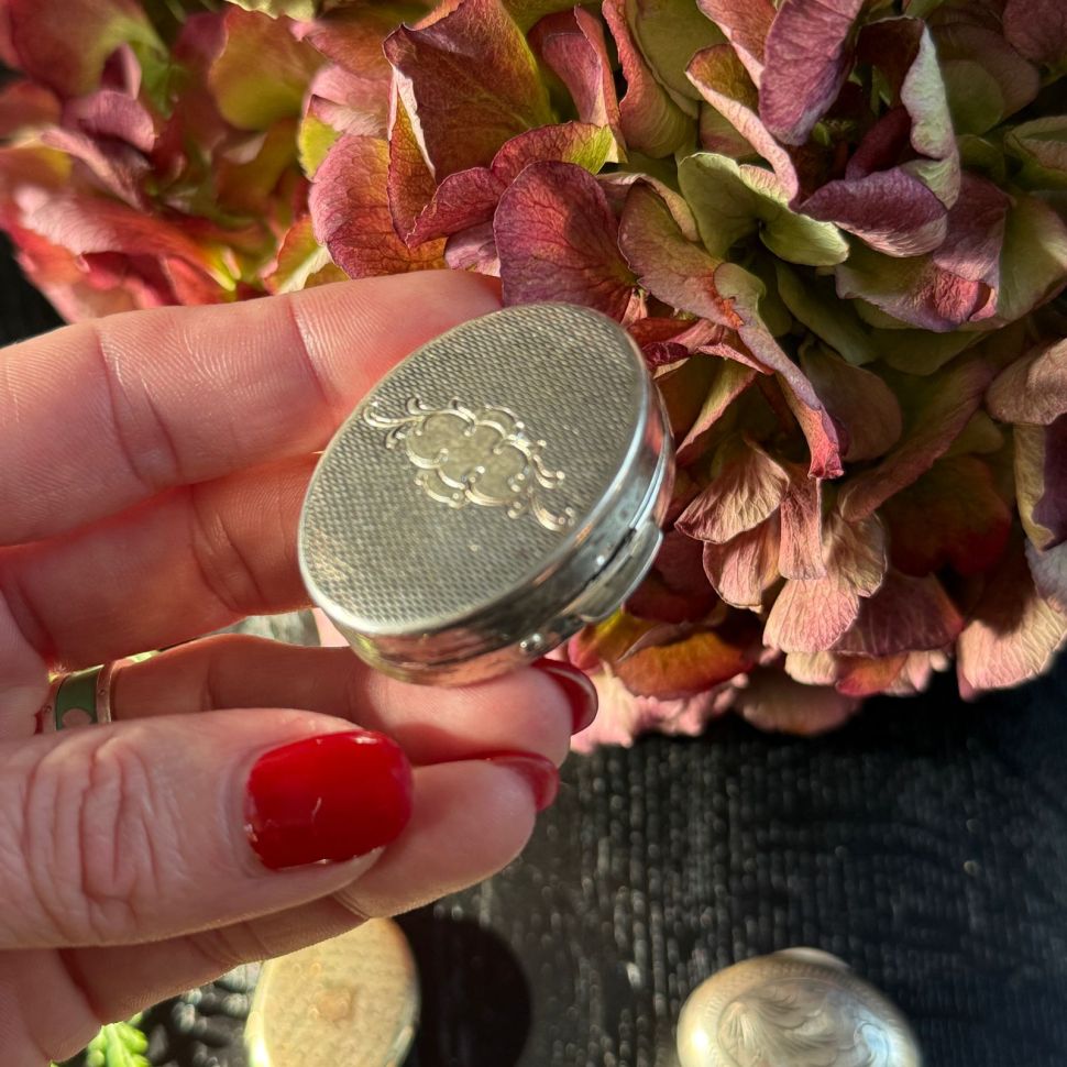 Таблетница шкатулка локет 4 см серебро