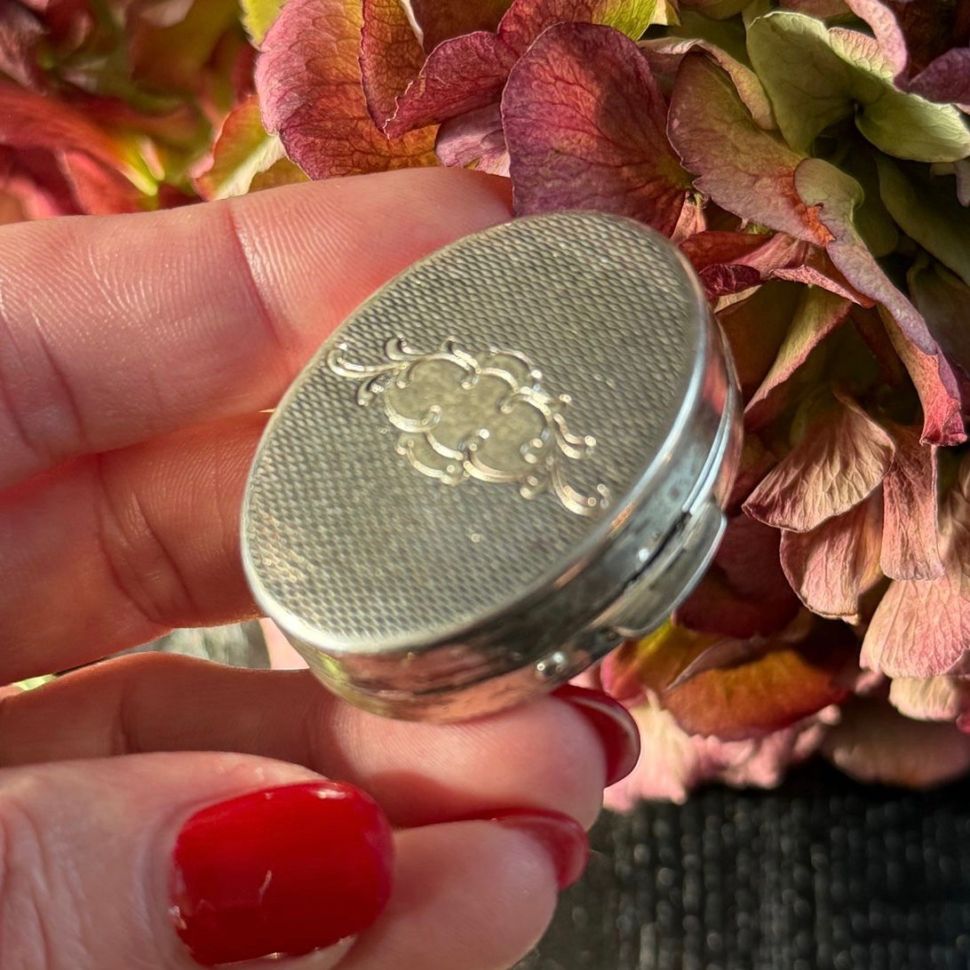 Таблетница шкатулка локет 4 см серебро