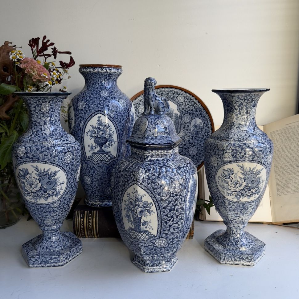 Ваза амфорная ВиллеройБох Flandria  см фарфор Германия 1900 г.г.