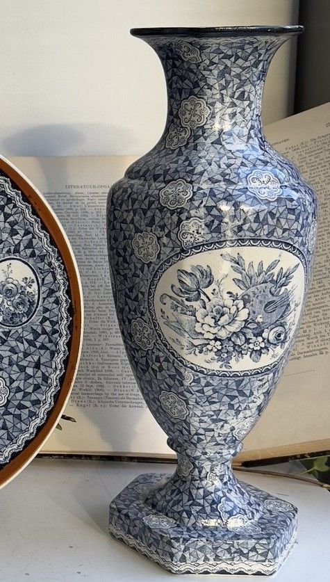 Ваза амфорная ВиллеройБох Flandria  см фарфор Германия 1900 г.г.