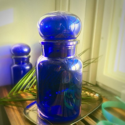 Банка аптечная синяя средняя