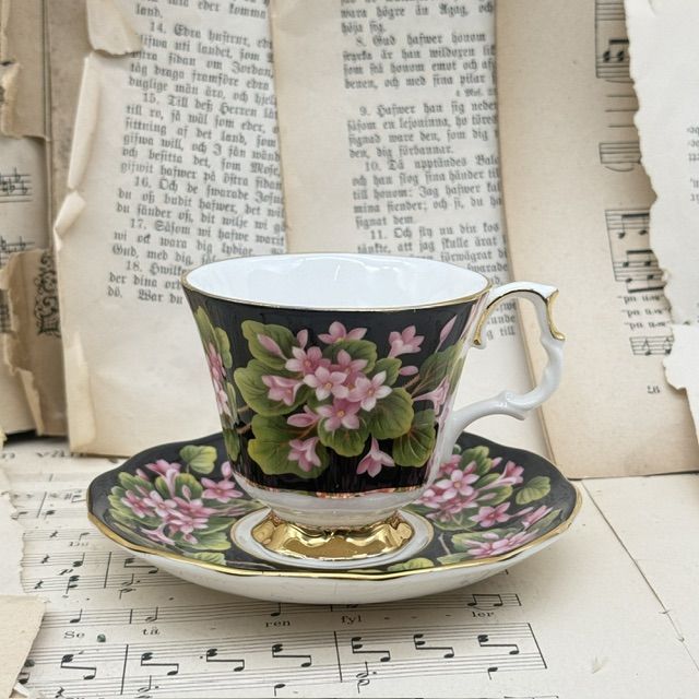 Кофейная пара черный Royal Albert Provincial Flowers Mayflower 140 мл Англия 