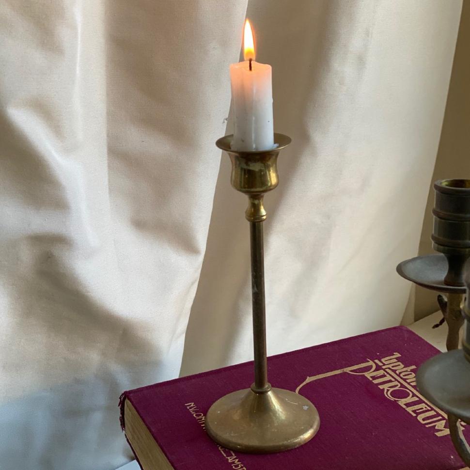 Подсвечник на одну свечу 18 см на тонкой ножке латунь