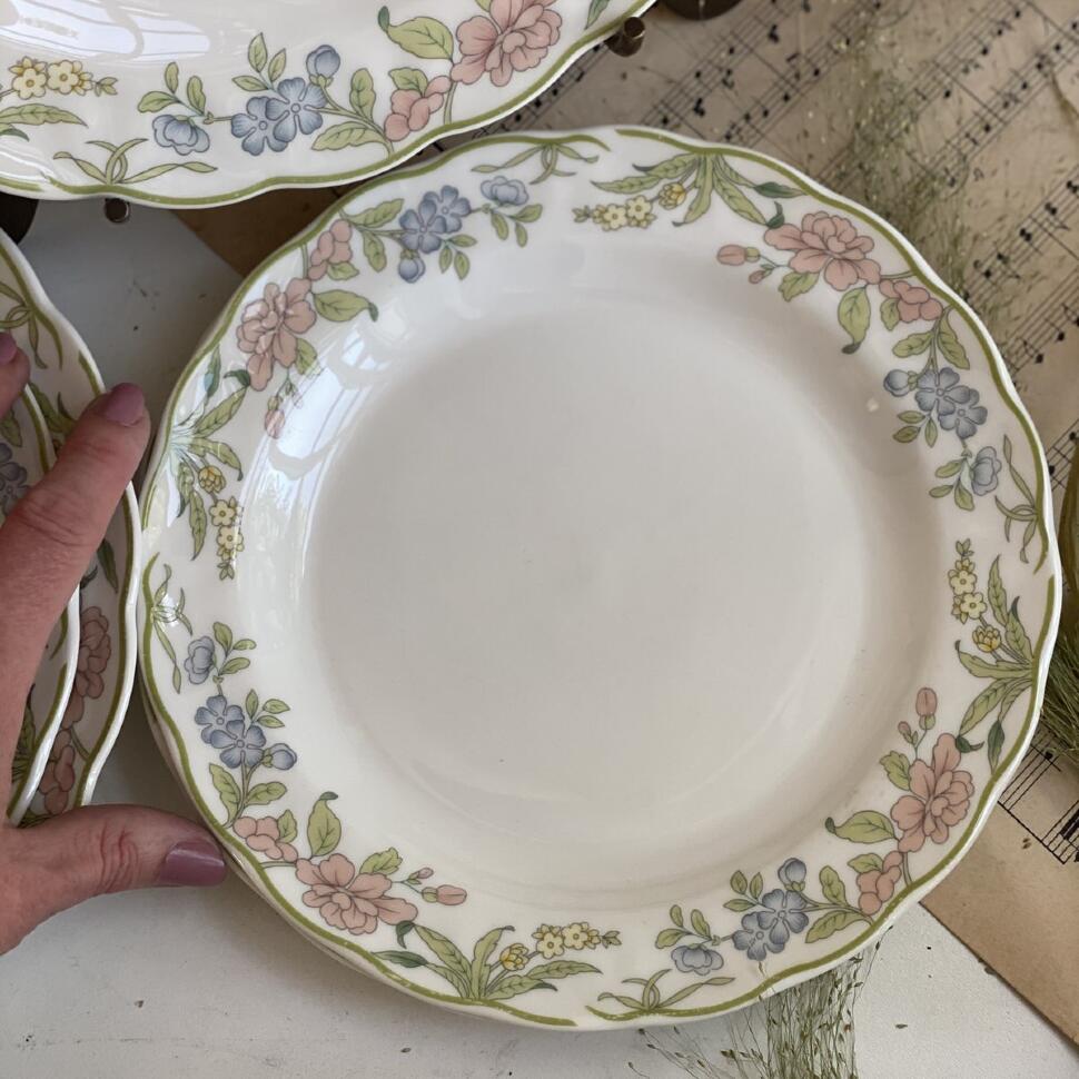 Тарелка 21 см Royal Doulton Majesctic Collection фарфор Англия