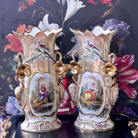 Ваза парная Кавалер 40 см фарфор Арнуво Франция 1880 г.