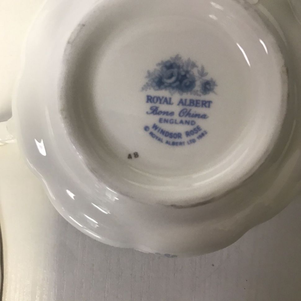 Бульонная пара Windsor Rose Royal Albert 1982 г. 300 мл Англия