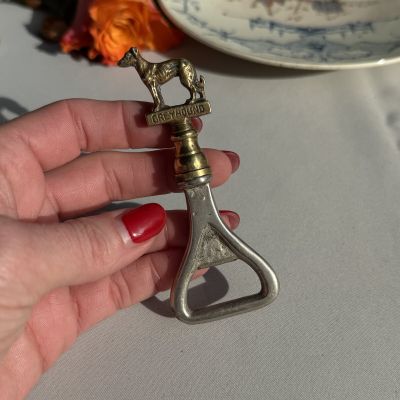 Открывалка Greyhound 10 см латунь сплав