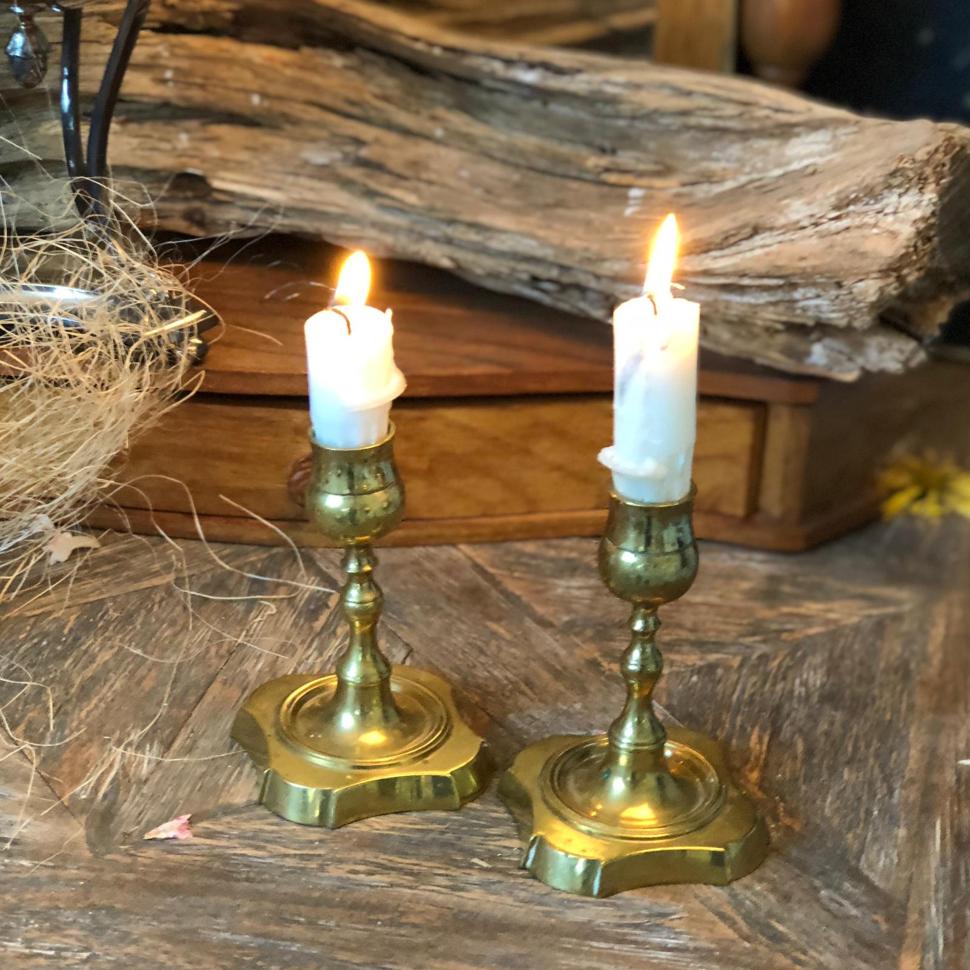 Тяжелый низкий латунный подсвечник
