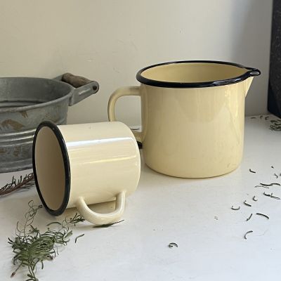 Кувшин с носиком эмалированный 1200 мл