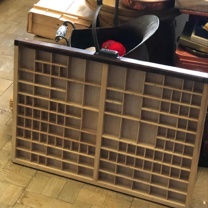 Полка для мелочей деревянная