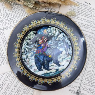 Тарелка Heinrich ВиллеройБох Русские сказки Царь Медведь 22 см Германия