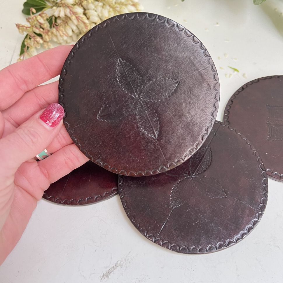 Подставка под чашку 10 см кожа