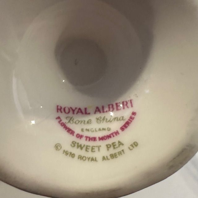 Подставка для яйца Royal Albert 12 месяцев Октябрь 6 см Англия