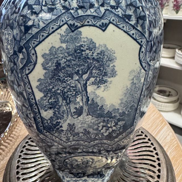 Ваза с крышкой ВиллеройБох Flandria 34 см фарфор Германия 1900 г.г.