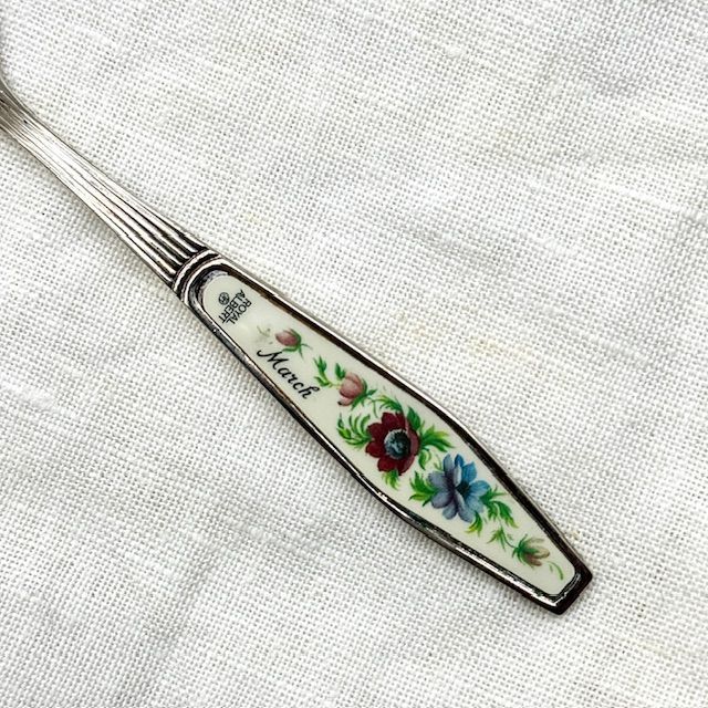 Ложка кофейная Royal Albert 12 месяцев Март 12 см Англия