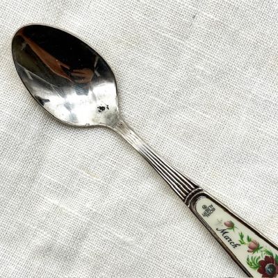 Ложка кофейная Royal Albert 12 месяцев Март 12 см Англия