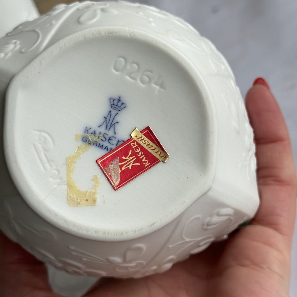 Ваза Kaiser 16 см бисквитный фарфор Германия