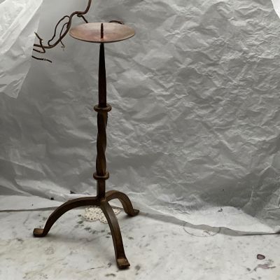 Подсвечник на треноге 32 см металл ковка