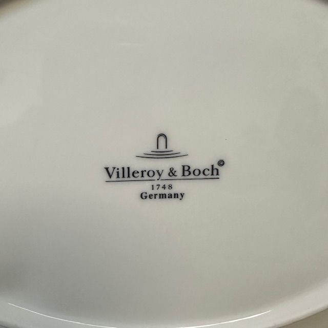 Тарелка овальная ВиллеройБох 27 см Ракушка Германия