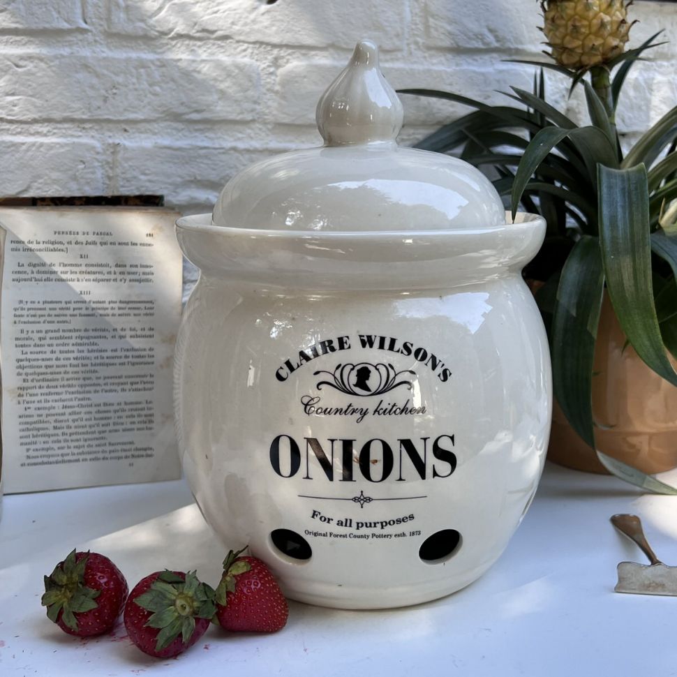 Банка с крышкой 26 см для лука Claire Wilson's