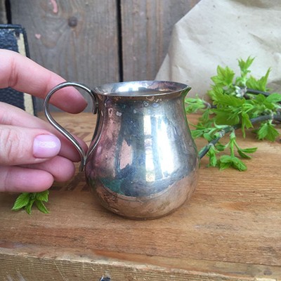 Молочник высокий