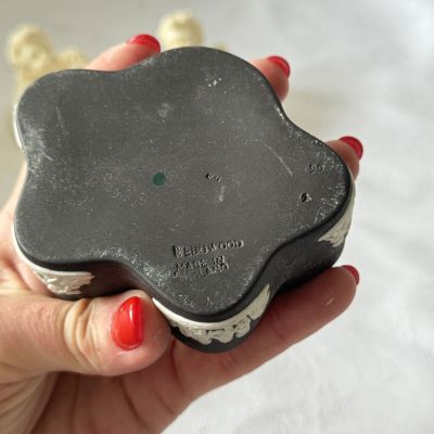 Шкатулка 9 см бисквитный фарфор Wedgwood England