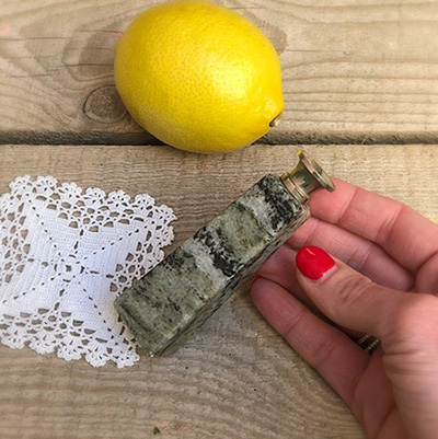 Печать для сургуча с мраморной ручкой