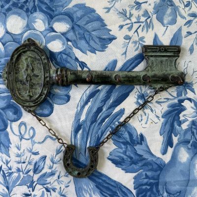 Вешалка крючок Ключ с подковой 18 см 