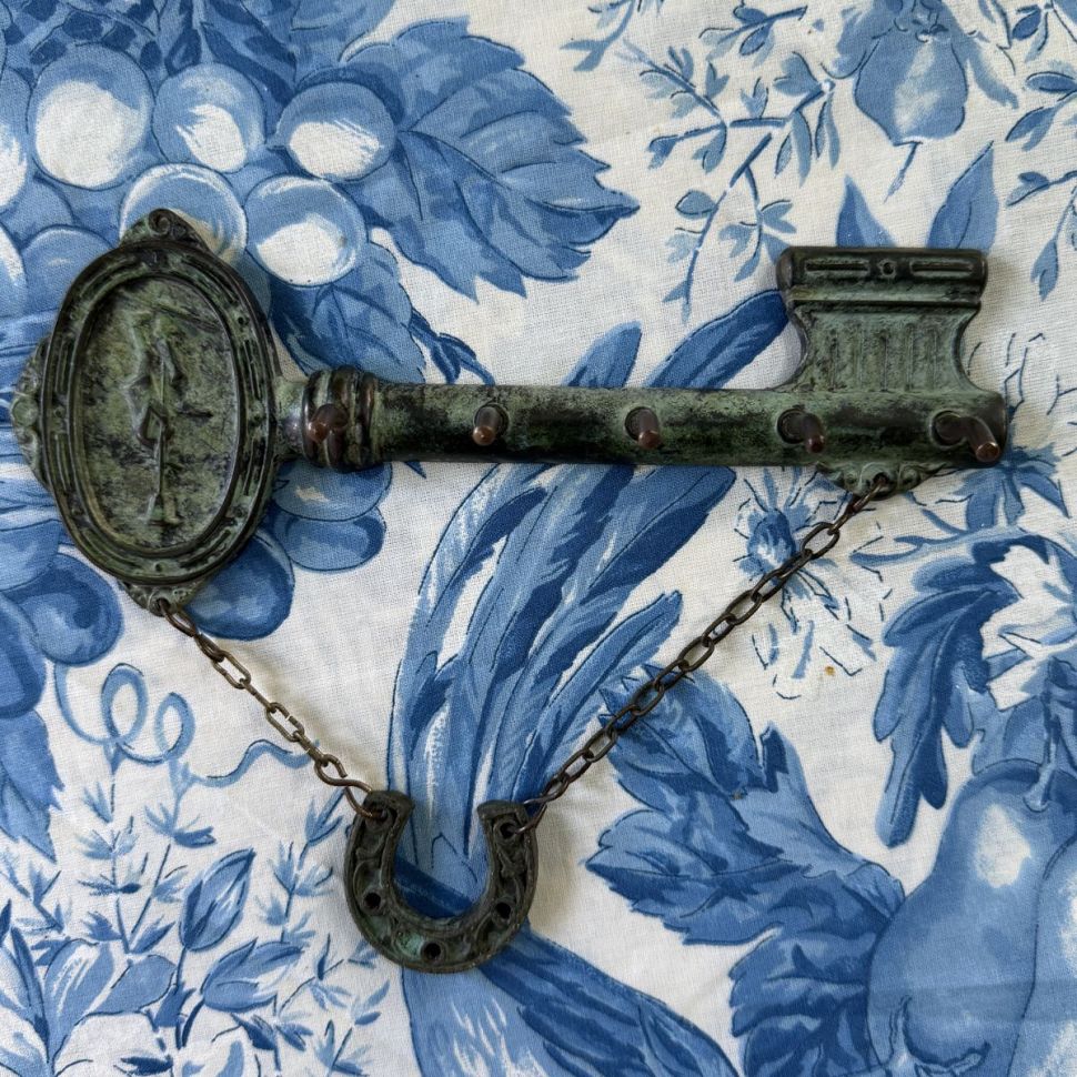 Вешалка крючок Ключ с подковой 18 см 