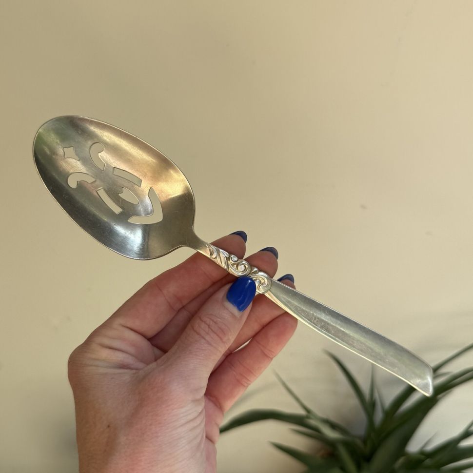 Ложка сервировочная с прорезями 22 см серебрение Франция