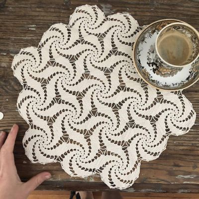 Салфетка кружевная 38 см Ø