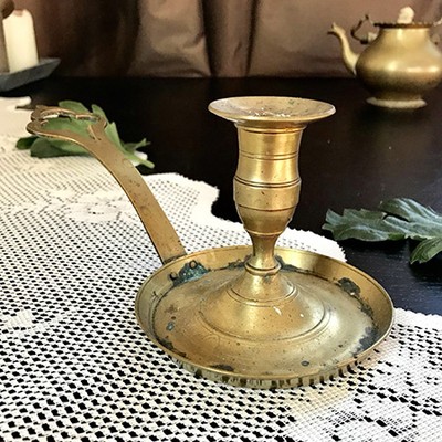 Подсвечник на блюдце с ручкой