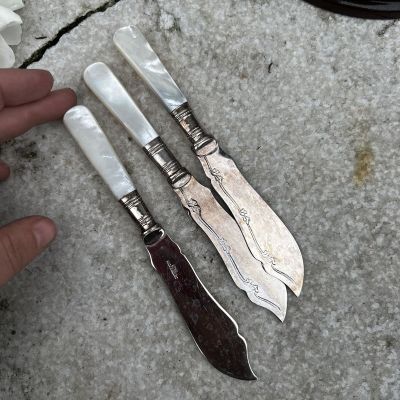 Нож для масла десертный 16 см мельхиор с перламутровой ручкой