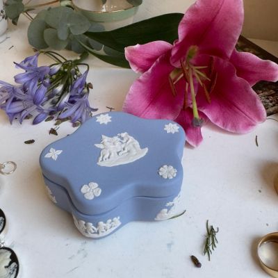 Шкатулка 10 см бисквитный фарфор Wedgwood England