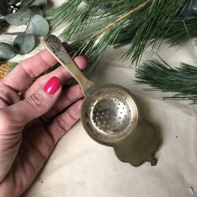 Ситечко с ручкой подставкой