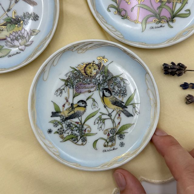 Тарелка Hutschenreuther Синица и подснежники Январь 10 см Германия