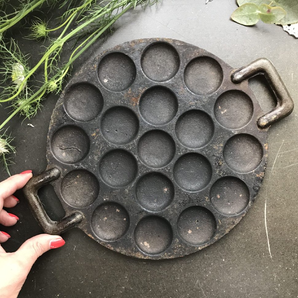 Чугунная сковорода для мини оладушков