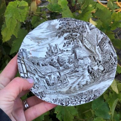 Тарелка глубокая малая 16 см WEDGWOOD Old English Village