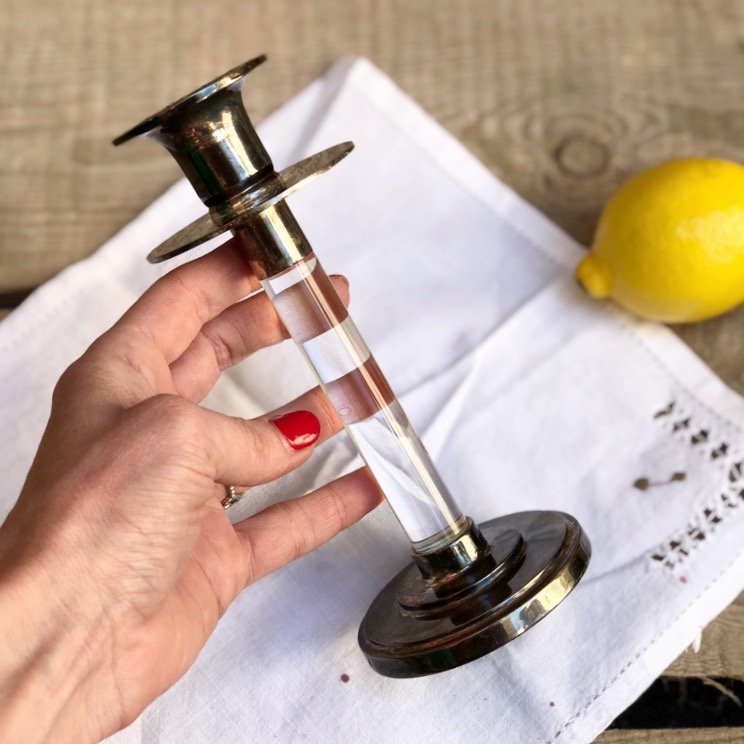 Подсвечник с прозрачной вставкой