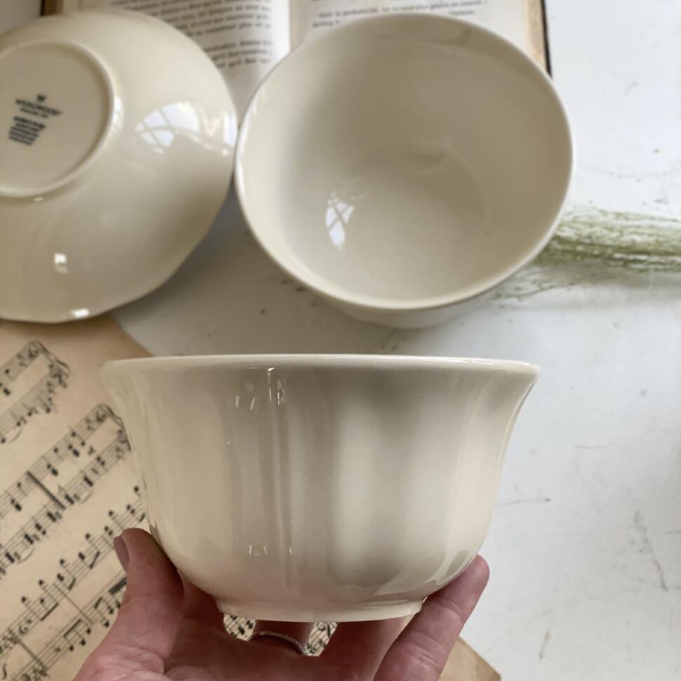 Миска глубокая 14 см Wedgwood Queen's Plain фарфор Англия