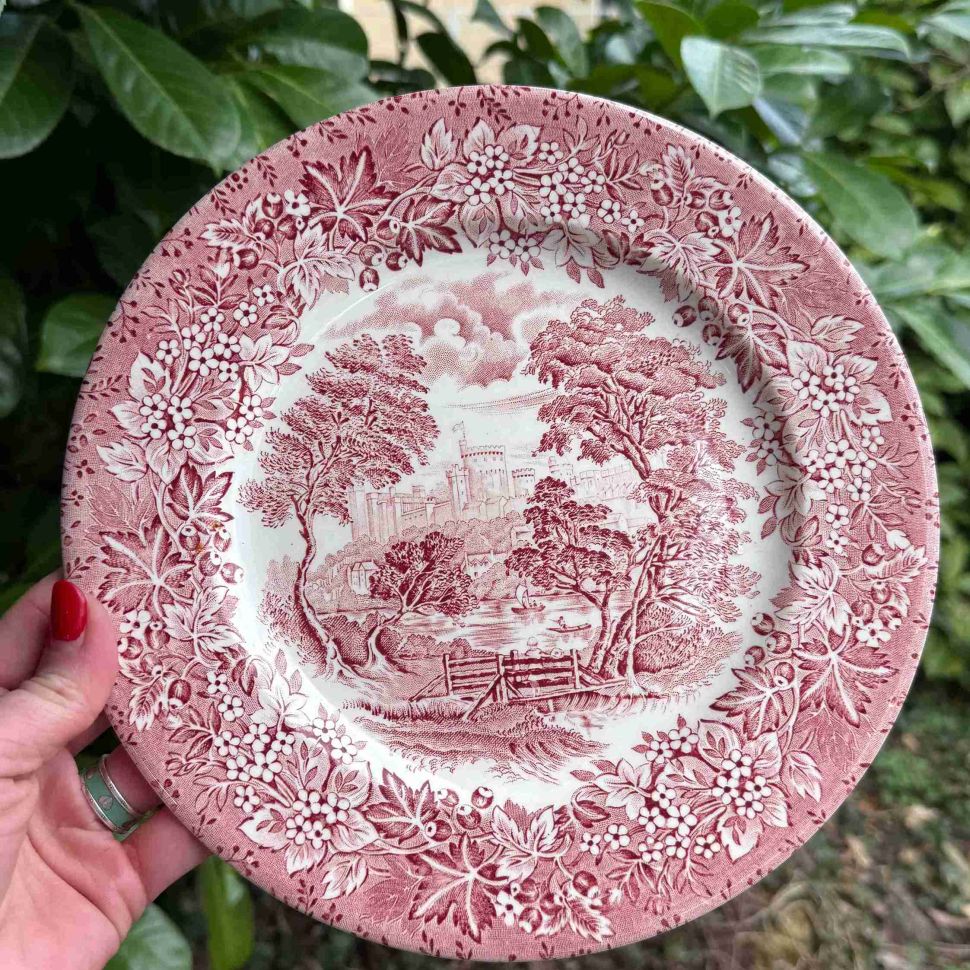 Тарелка English Ironstone Company (EIT) Castle 25 см Англия     