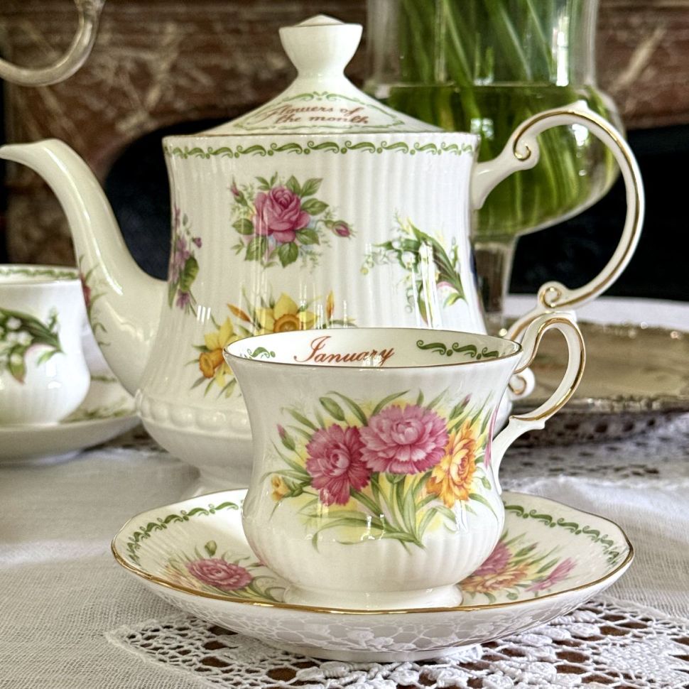 Чайная пара Queens Цветы месяца Январь 220 мл фарфор Англия
