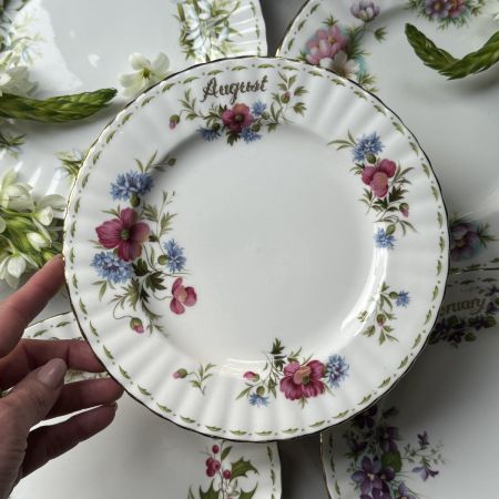 Тарелка Royal Albert 12 месяцев 21 см Англия набор 12 шт.