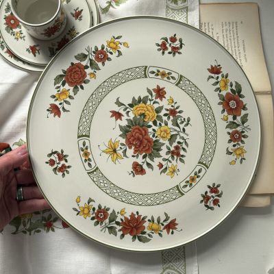 Блюдо для торта ВиллеройБох Summerday 32 см Германия