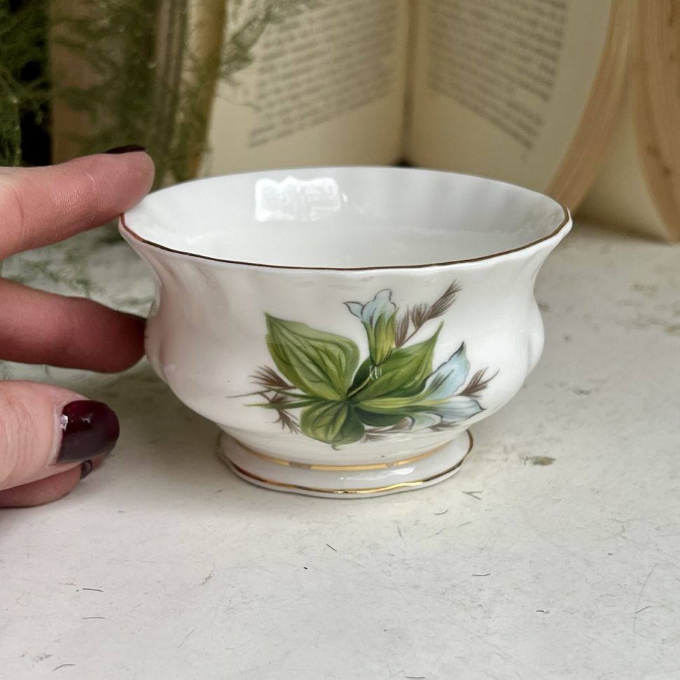 Сахарница Royal Albert Trillium Англия