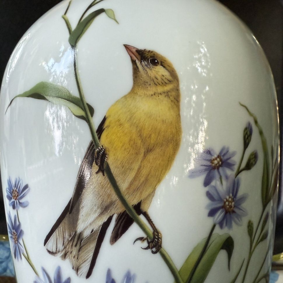 Ваза Franklin Porcelain The Goldfinch Bird 30 см фарфор Япония 1986 г.