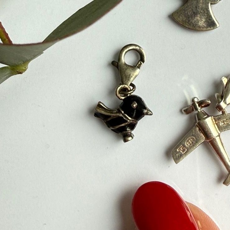 Подвеска шарм Птичка 1 см в стиле Thomas Sabo 925