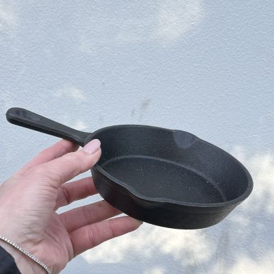 Сковорода с 2 сливами 16 см чугун